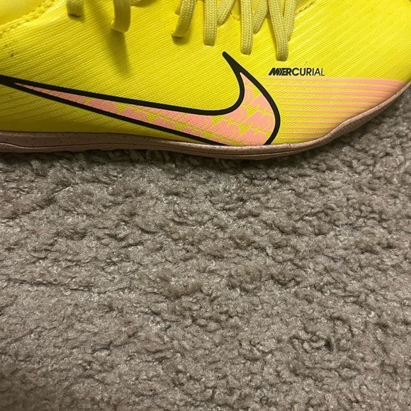 Nike Jr Mercurial Superfly 9 Club  Yellow Soccer Cleats TURF  Sz 5.5 DJ5954-780 - Picture 4 of 8